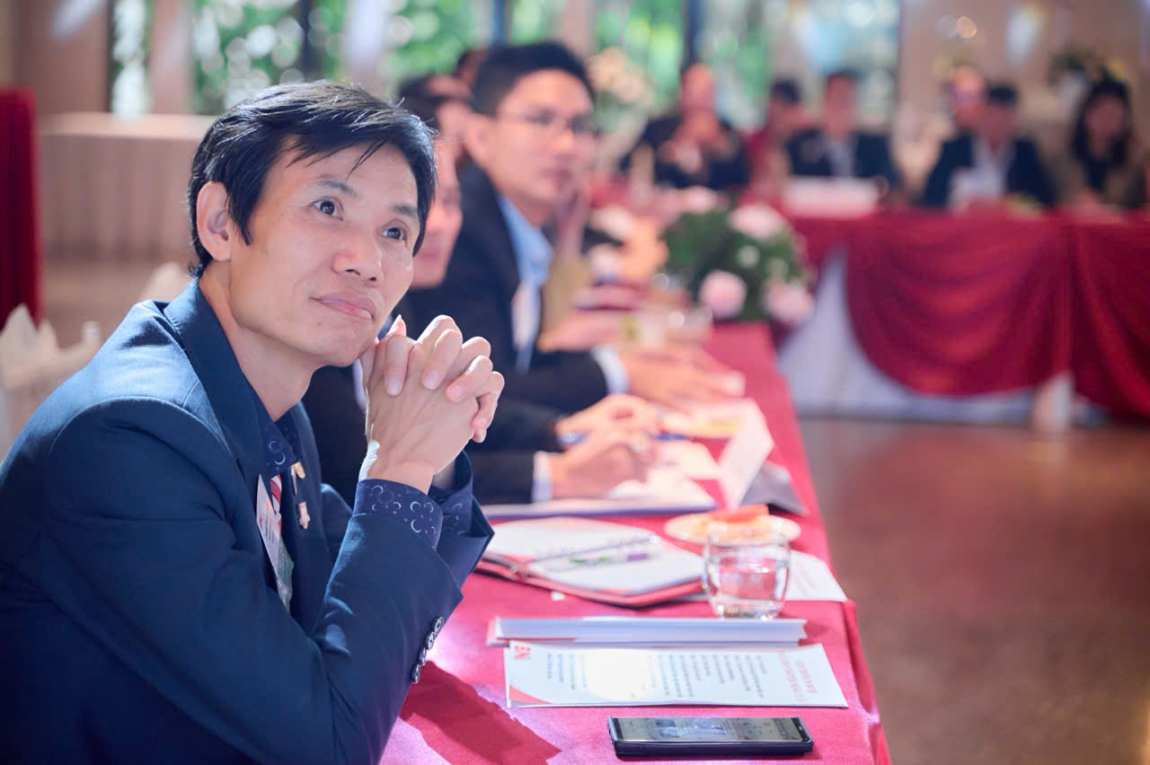 Coach Otis Phạm Thanh Tùng huấn luyện quy trình bán hàng